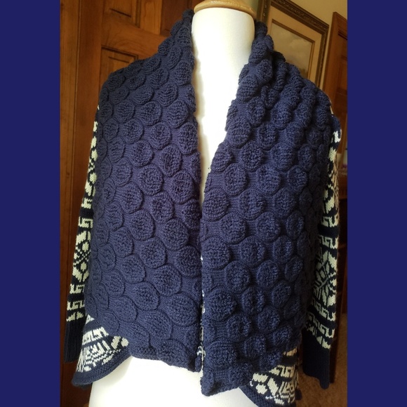 NWT Gorgeous Nordic style cardigan NWT - Picture 4 of 7